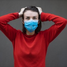 Έρευνα καταρρίπτει ισχυρισμό των αρνητών της μάσκας